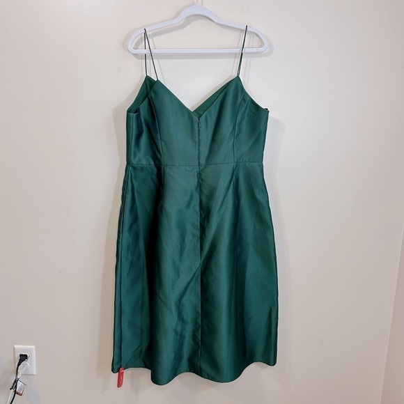 NWT ALFRED SUNG  D777 V-Neck Faux Wrap Cocktail Dress Hunter Green Size 18 - Picture 5 of 16